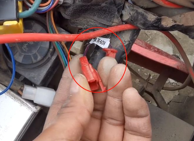 汽车半路没电_电动汽车半路上没电了怎么办_纯电动汽车半路没电