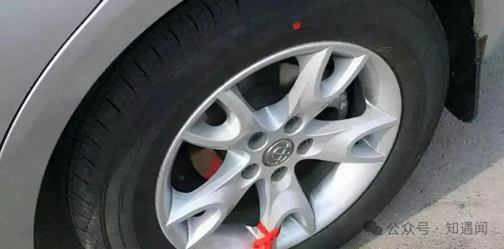 高速换车胎_高速换胎注意什么_高速路换胎