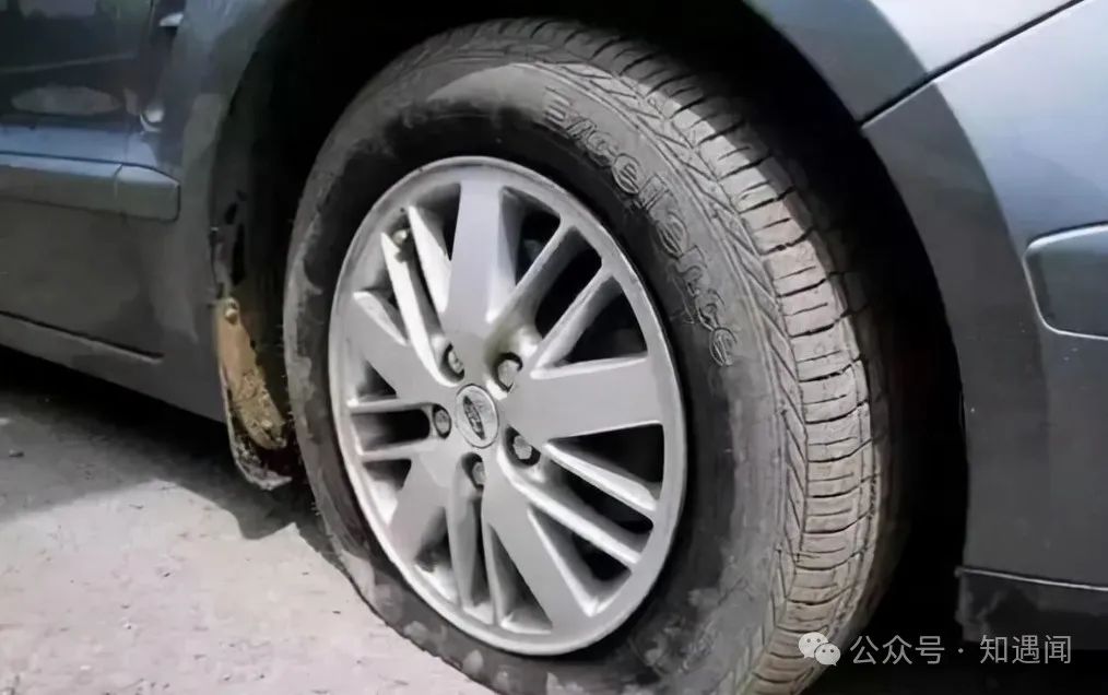 高速换胎注意什么_高速路换胎_高速换车胎