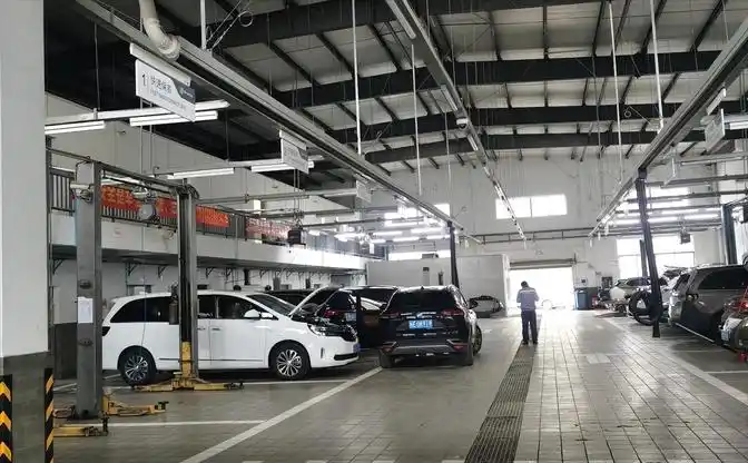 我开车4年后，才知道去4S店修车和在外面修车的差别，都是经验