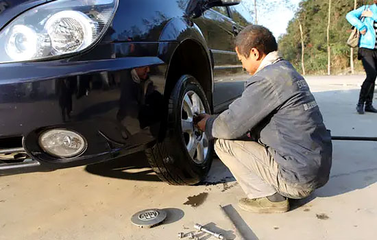 瑶海-三里街流动补胎电话号码，最近24小时上门补胎轮胎维修